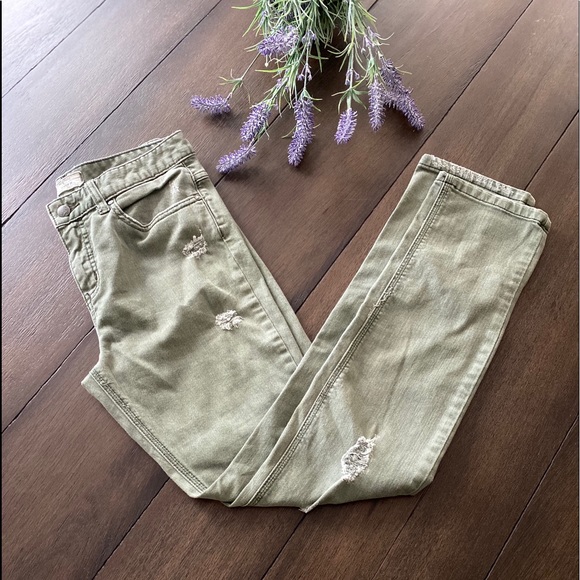 NWOT- Free People Straight Leg Jeans - Size 28 - Olive Green - Picture 1 of 3